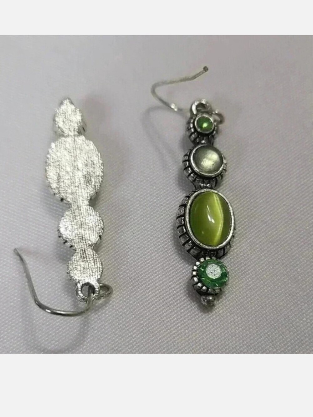 Vintage Lime Green Cat Eye Stone Sliver Dangle Earrings - Picture 9 of 12